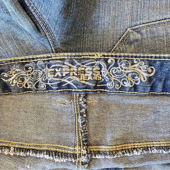 Express Jean Shorts Women's size 6 Denim Cuffed Hem - Picture 5 of 6